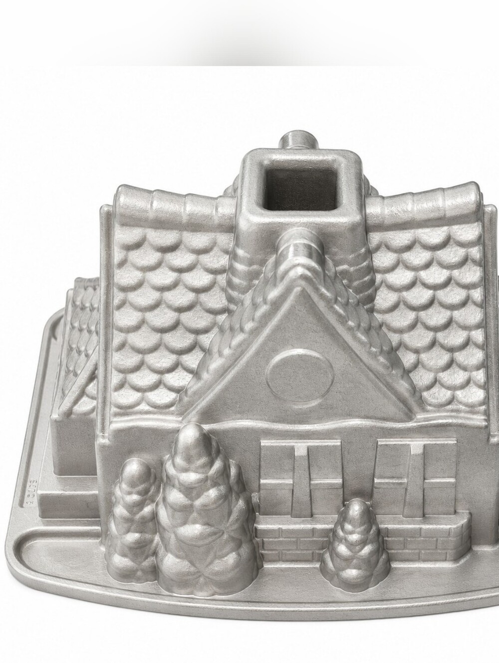 Nordic Ware Gingerbread House Bundt Cake Pan 9 Cup Cast Aluminum Baking Mold
